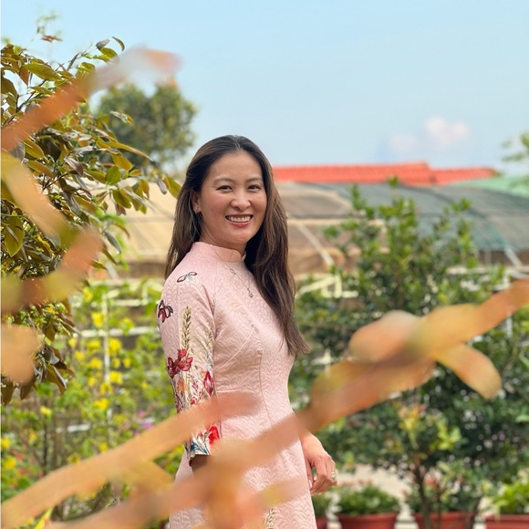 Share Show- Share Your Listing and Mine- Luxury and Designer Items - Picture 3 of 6